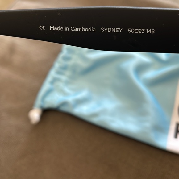 TOMS Cat Eye Sunglasses - Picture 4 of 8